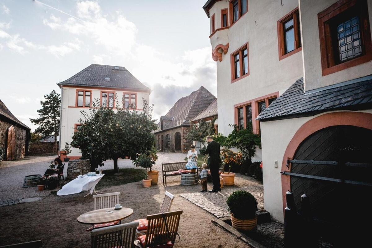 Schloss Schoenborn Geisenheim Exterior photo